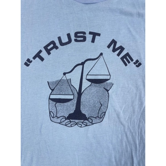 Vintage Rare "Trust Me" 84' Lawyers Conference T-Shirt Large - Picture 2 of 7